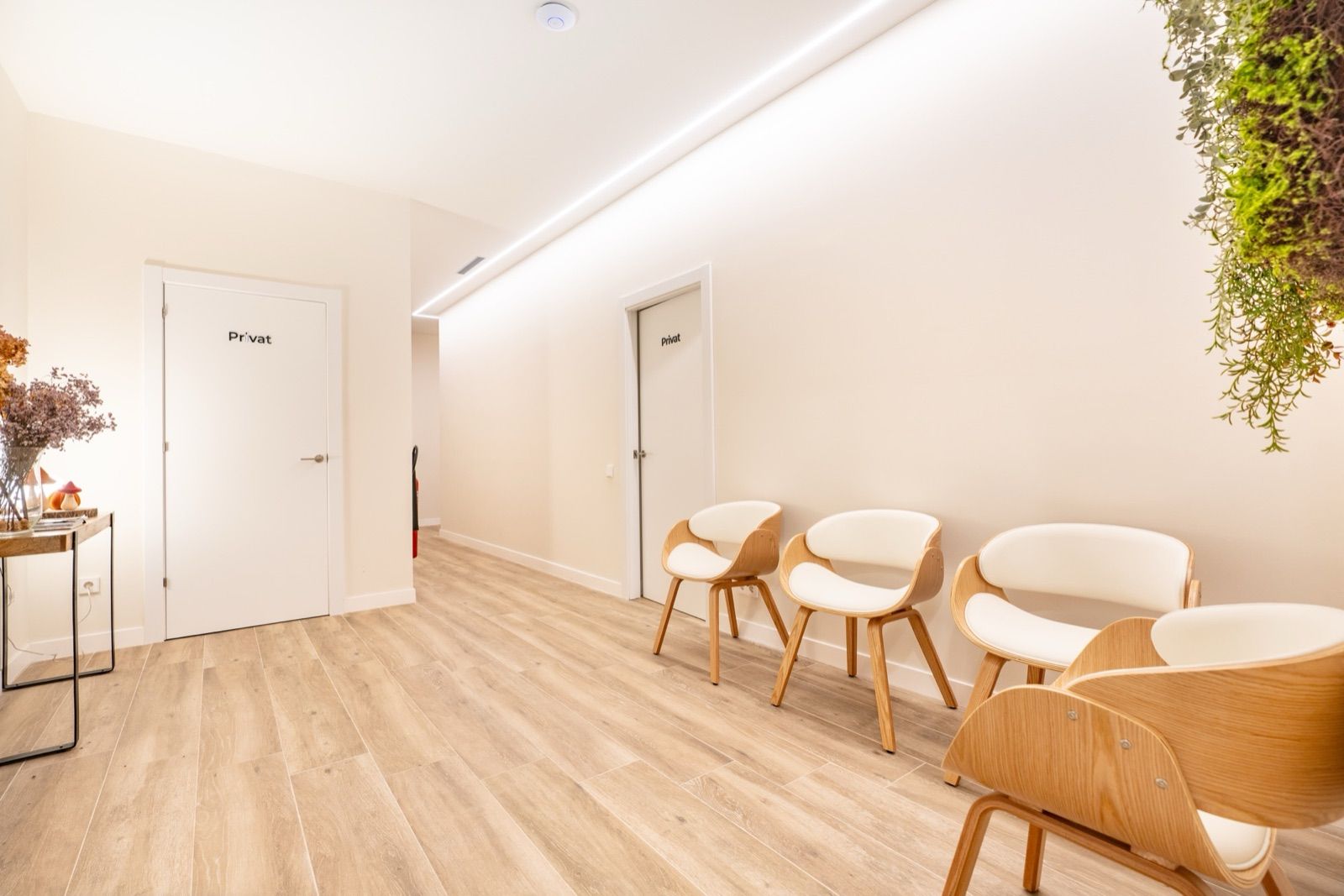 Otra vista de la sala de espera